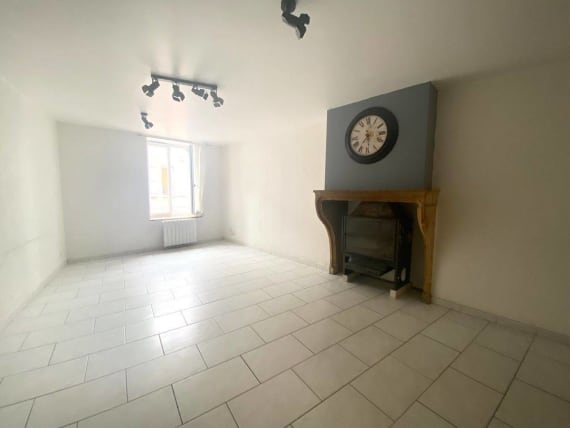 Maison de village à vendre à Saint-Pierre-de-Bœuf – 3 pièces, 69 m²