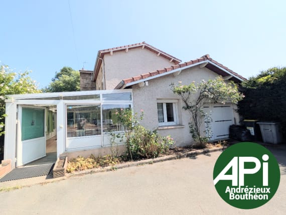 Maison à vendre à Saint-Genest-Lerpt – 6 pièces, 90 m² – 174 000 €
