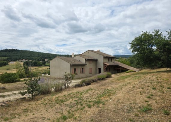 Maison à vendre à Peaugres – 5 pièces, 180 m²