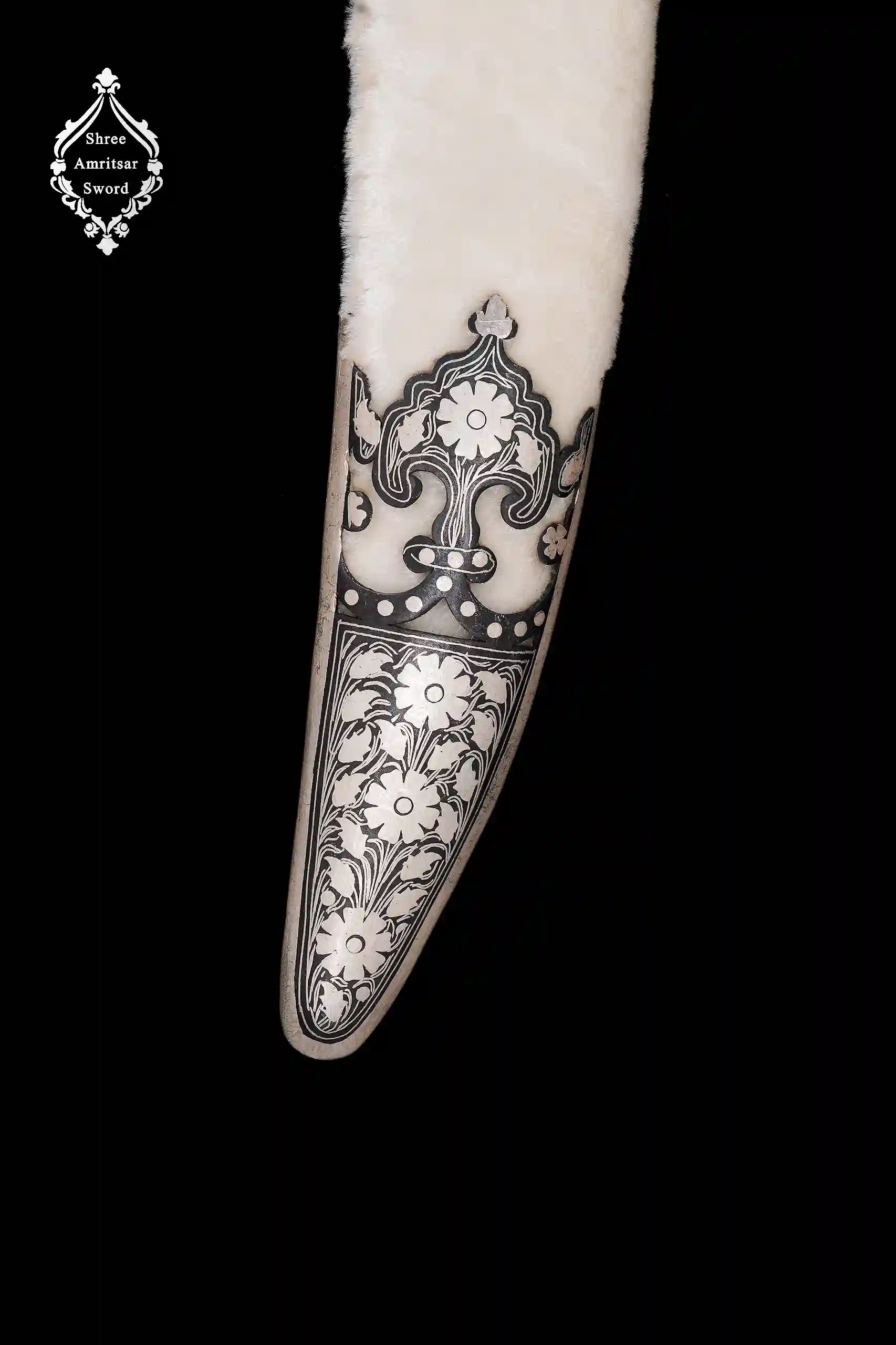 Silver Hilt Sword thumbnail 5