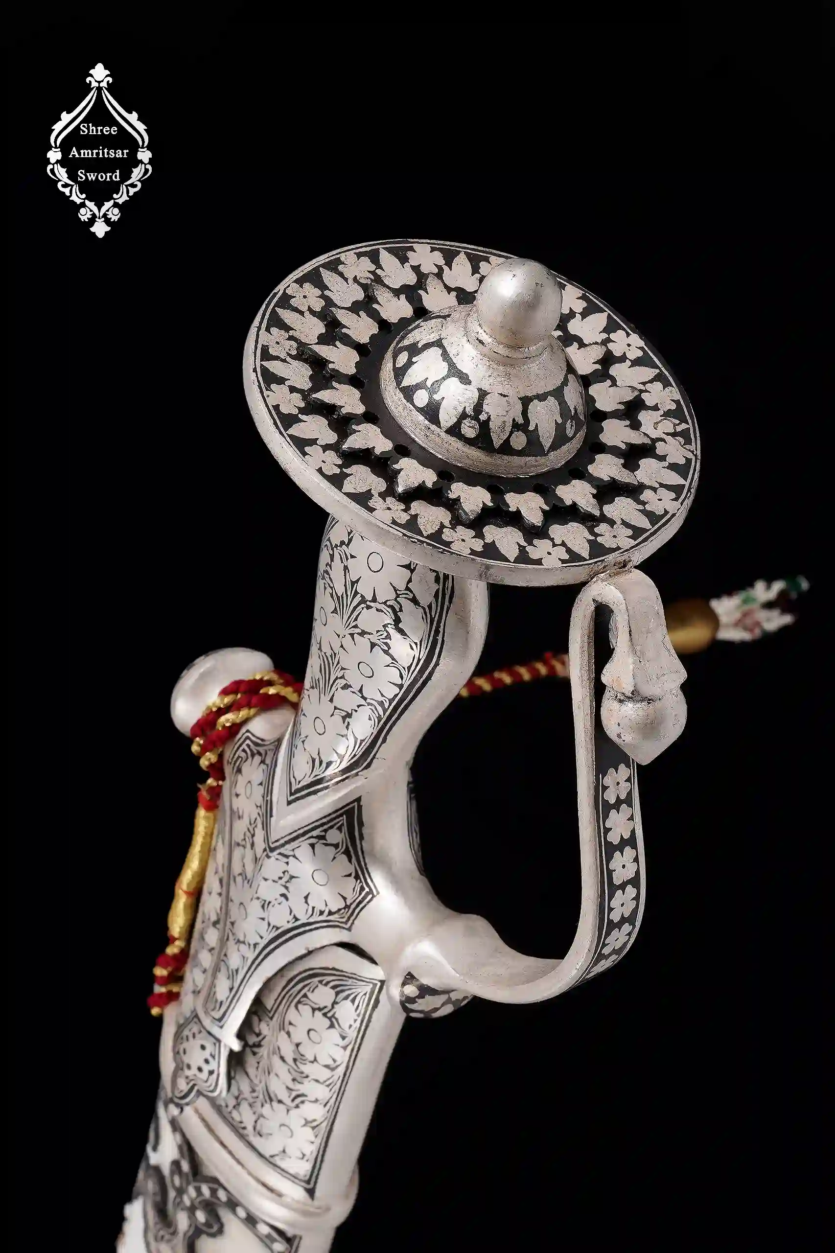 Silver Hilt Sword thumbnail 6