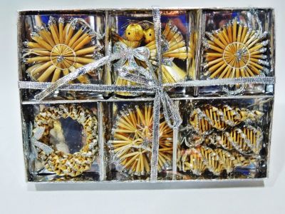 Caja de 9 figuras variadas...
