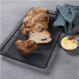 חלה מתוקה קלועה עם צימוק