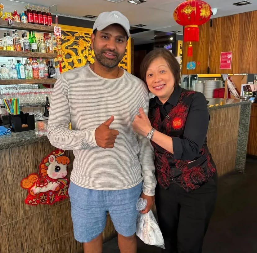 A chinese women seen Rohit Sharma and immediately stopped him to take a picture.
No one comes close to Rohit Sharma in term of International popularity. 🐐