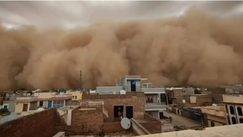 🚨 Breaking News
All flights over Rajasthan were cancelled due to the huge sandstorm that hit Rajasthan when Rajasthan Royals opened their trophy cabinet.