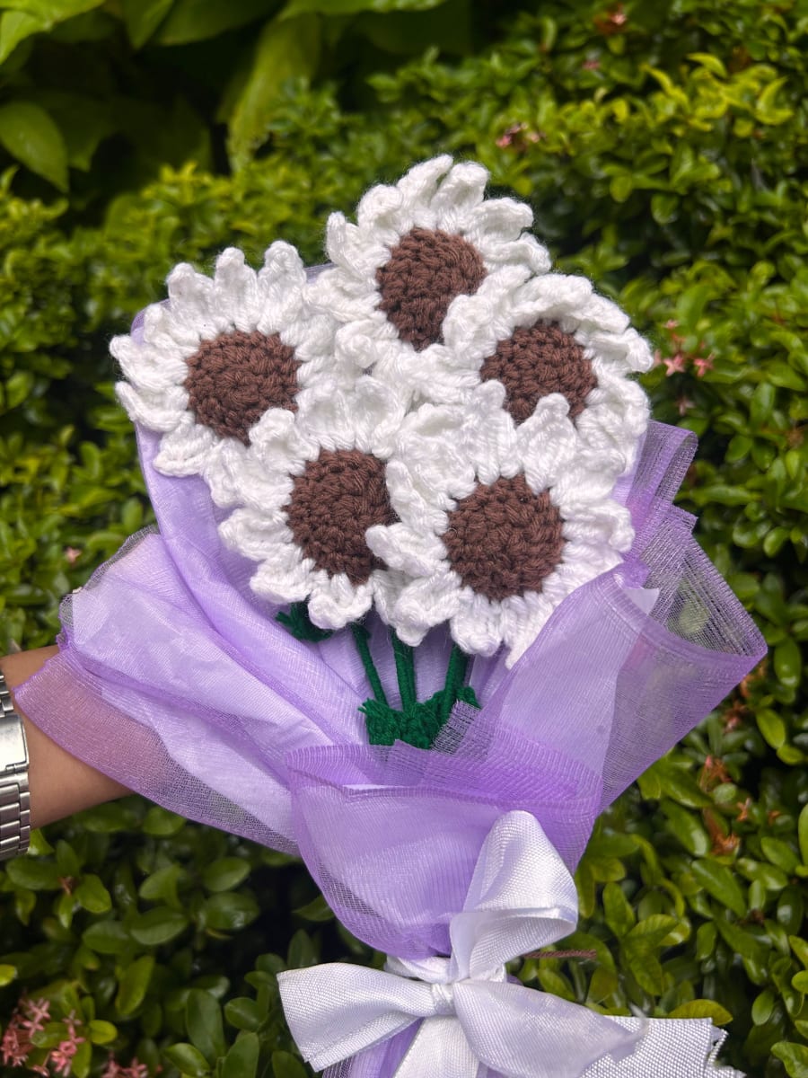 Dazzling DASIES - Image 1