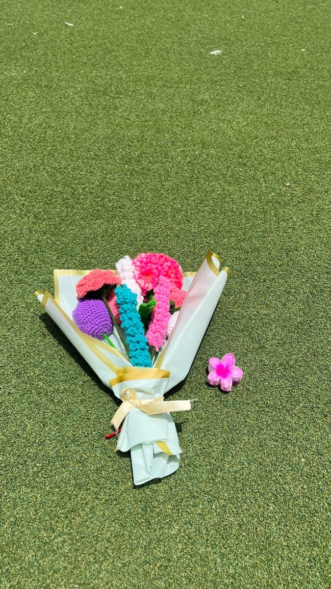 Majestic Mix Bouquet - Image 1