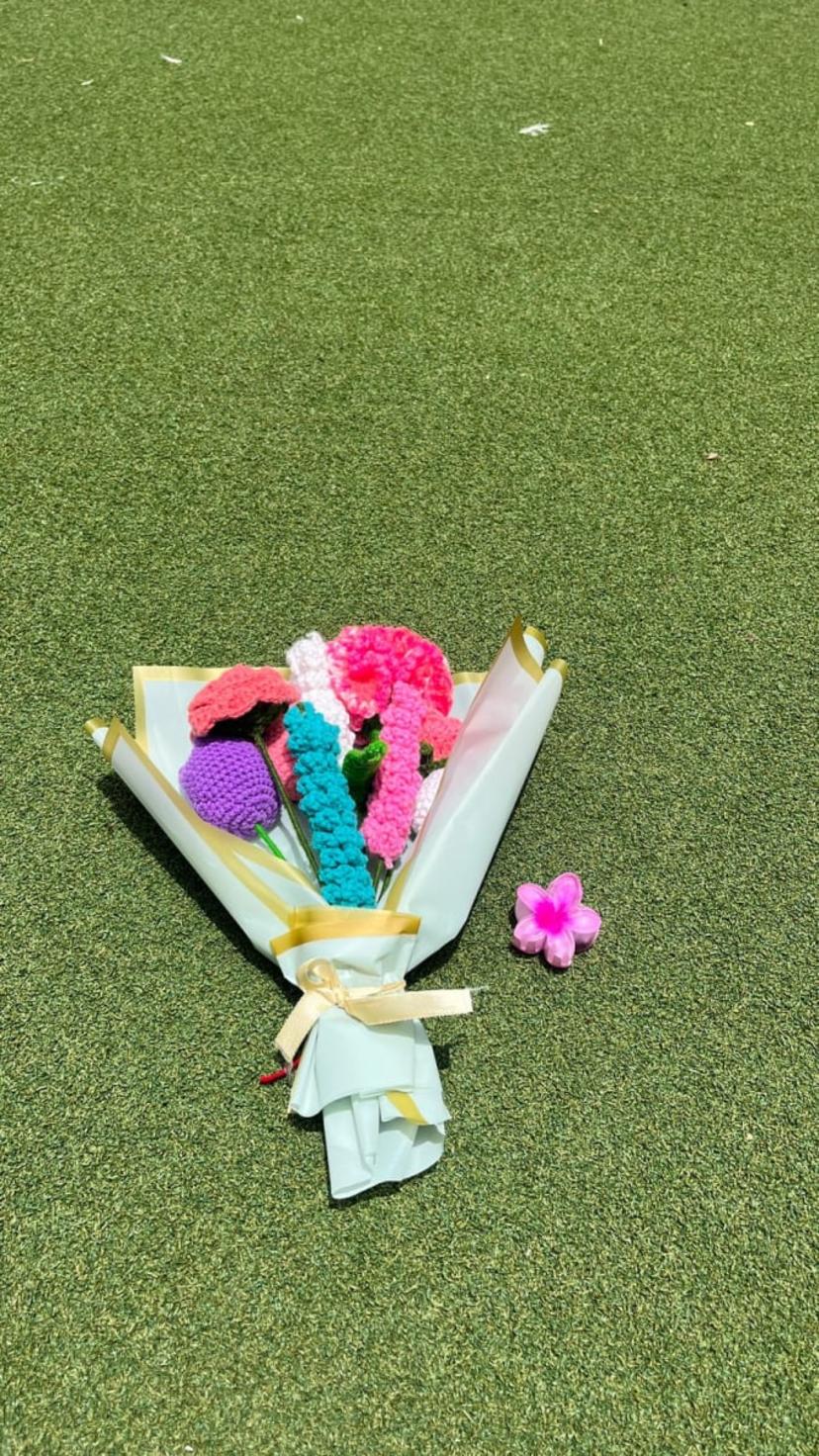 Majestic Mix Bouquet - Image 1