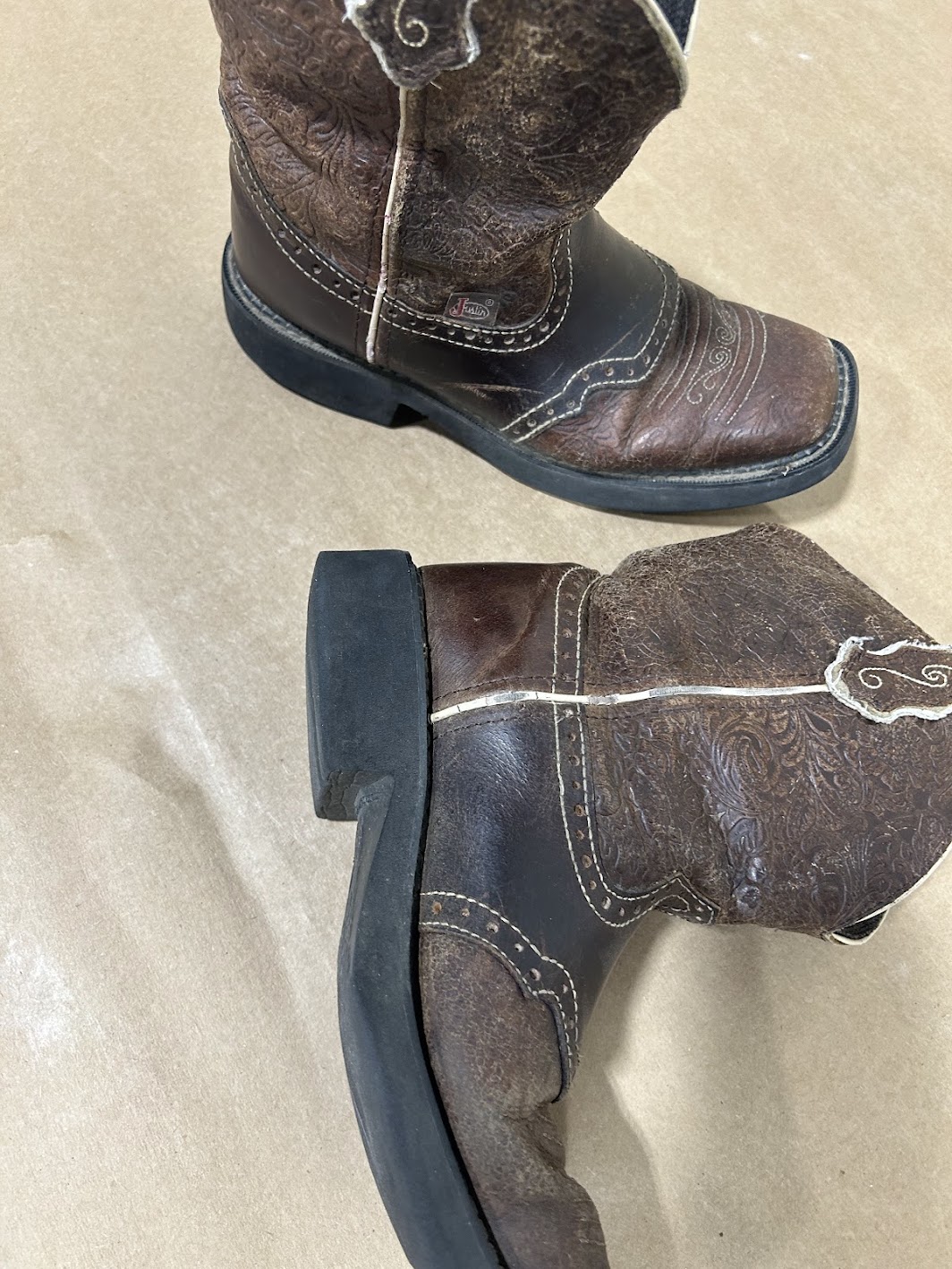 Justin Cowboy Boots - Vintage Charm