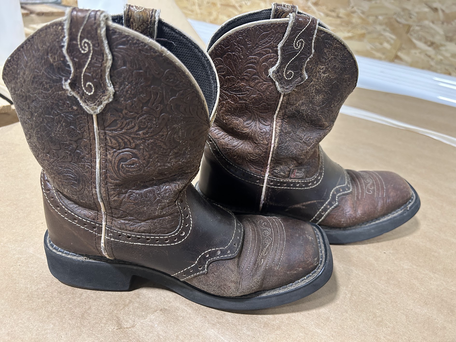 Justin Cowboy Boots - Vintage Charm