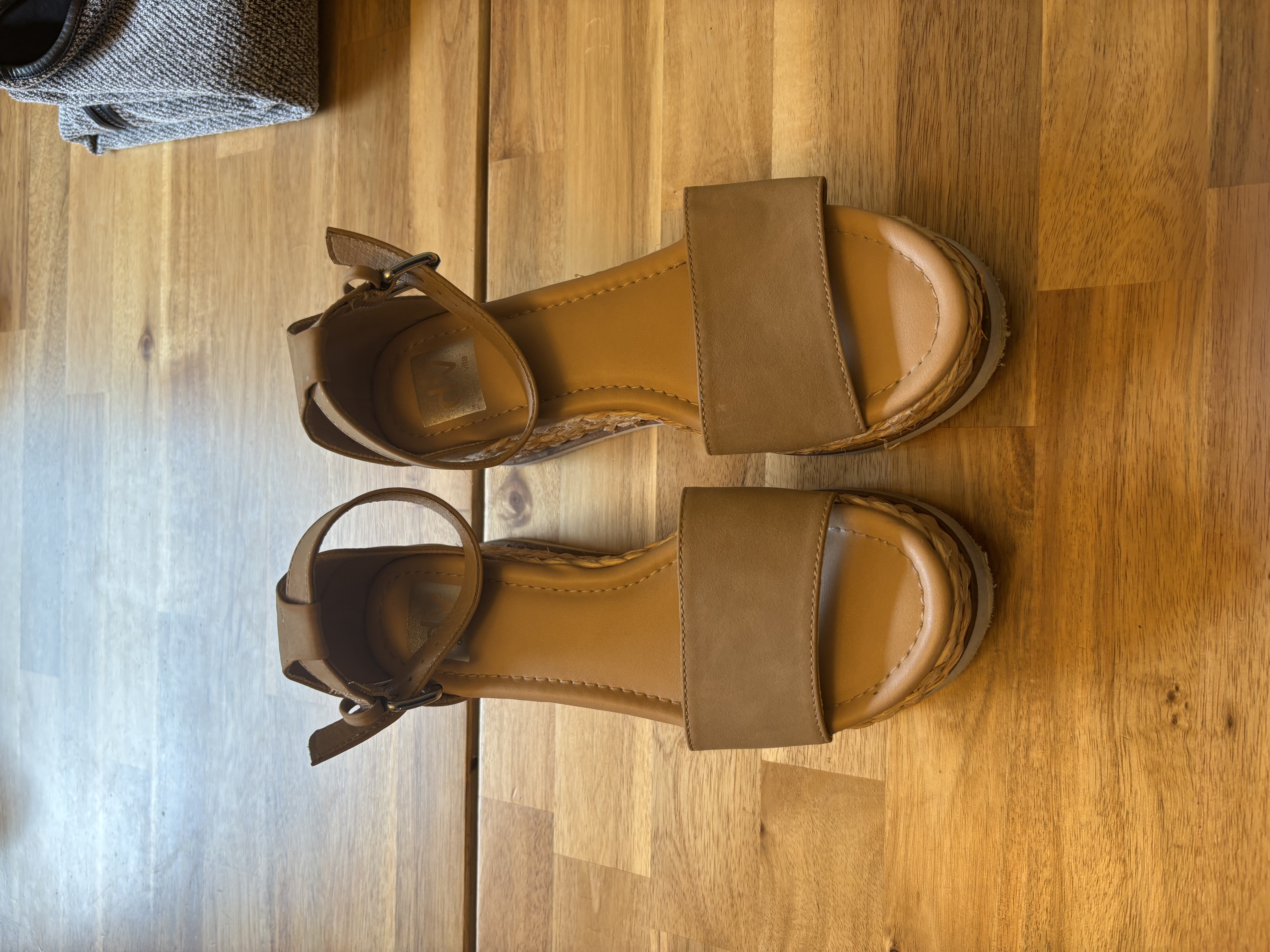 Dolce Vita Tan Wedge Sandals