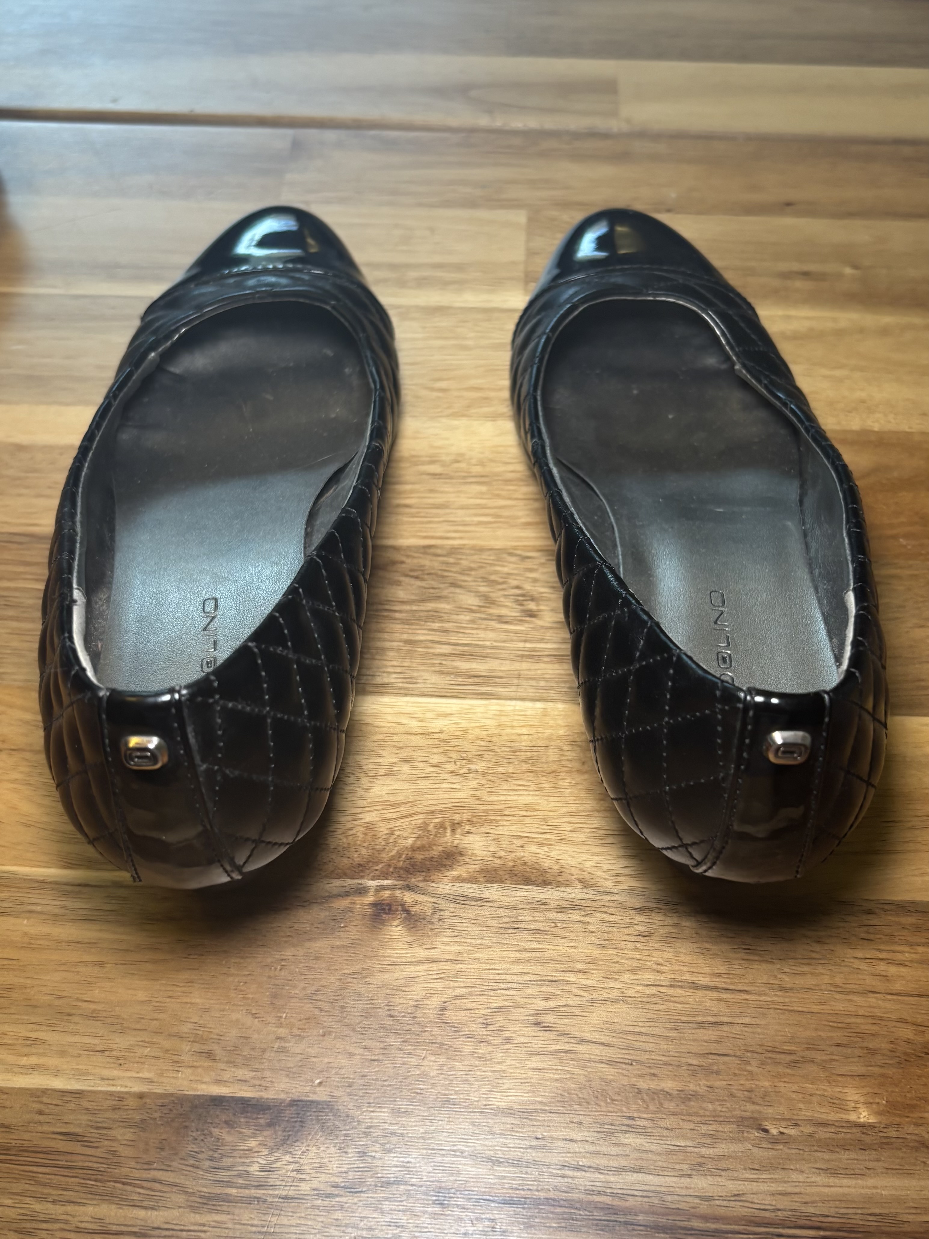 Bandolino Quilted Black Flats