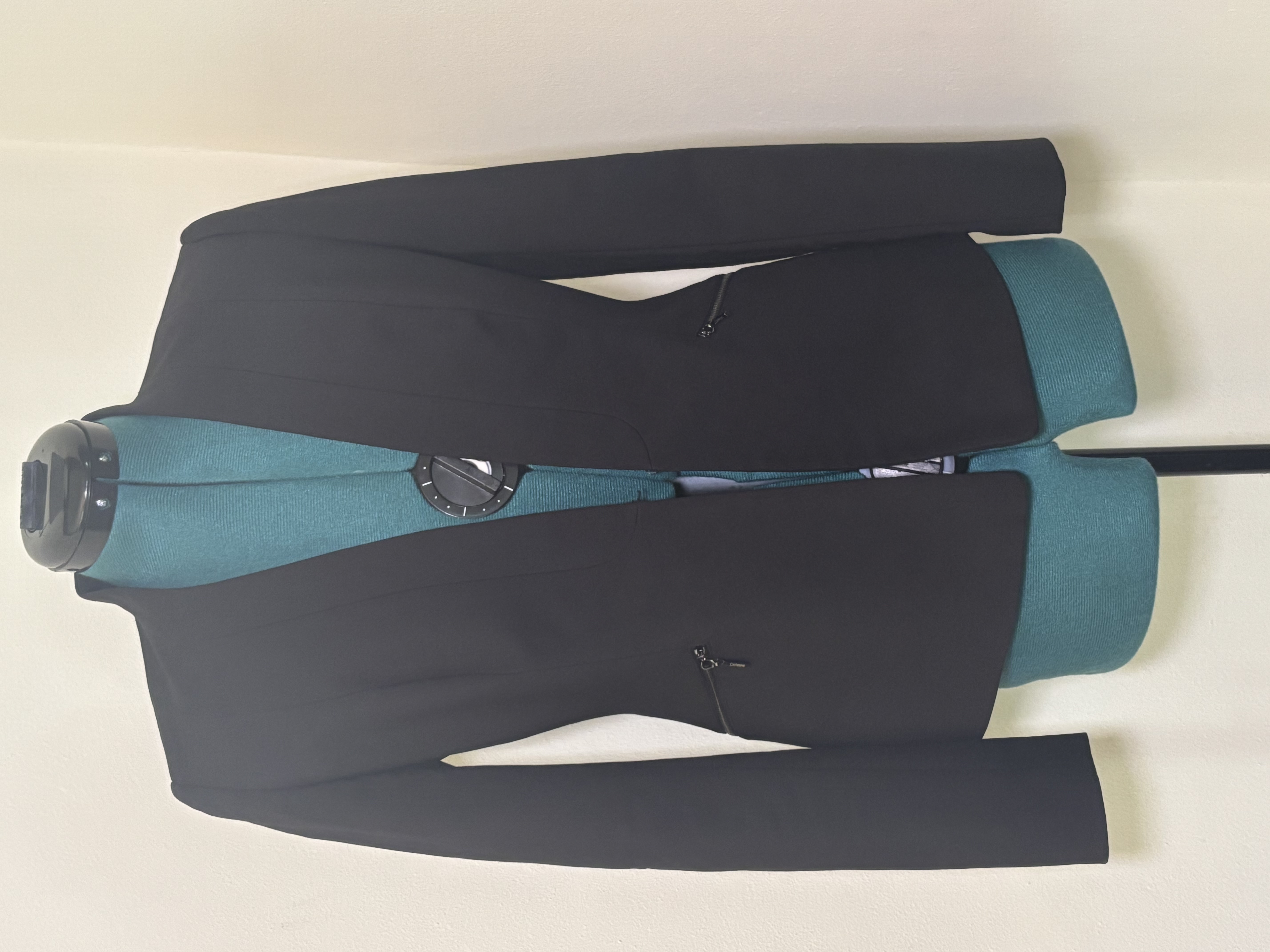 Catherine Fitted Black Blazer