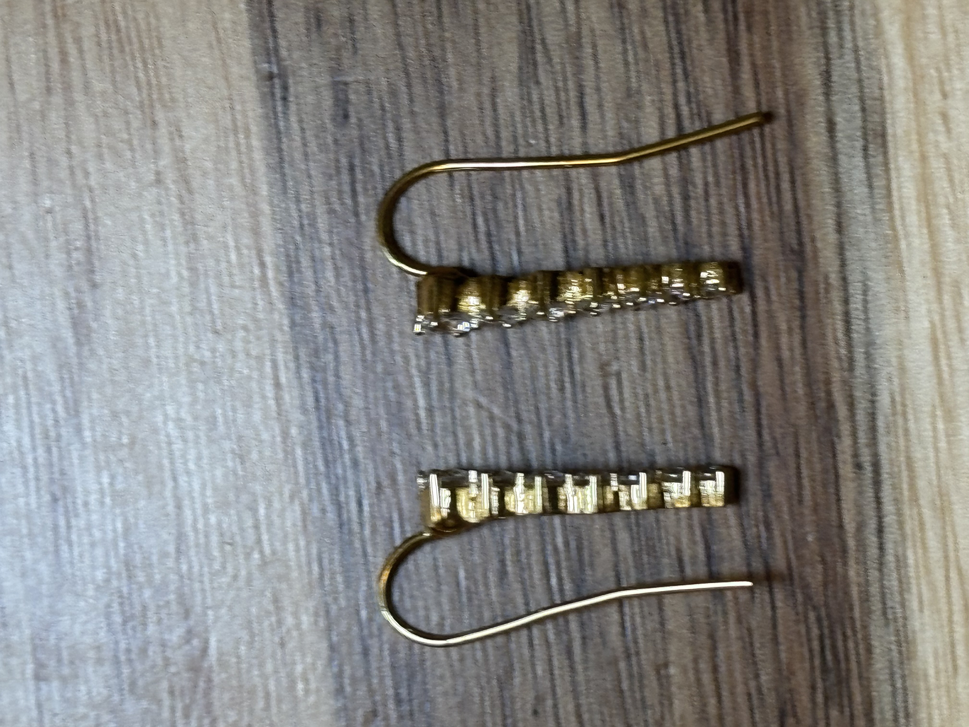 Elegant Gold Dangling Earrings