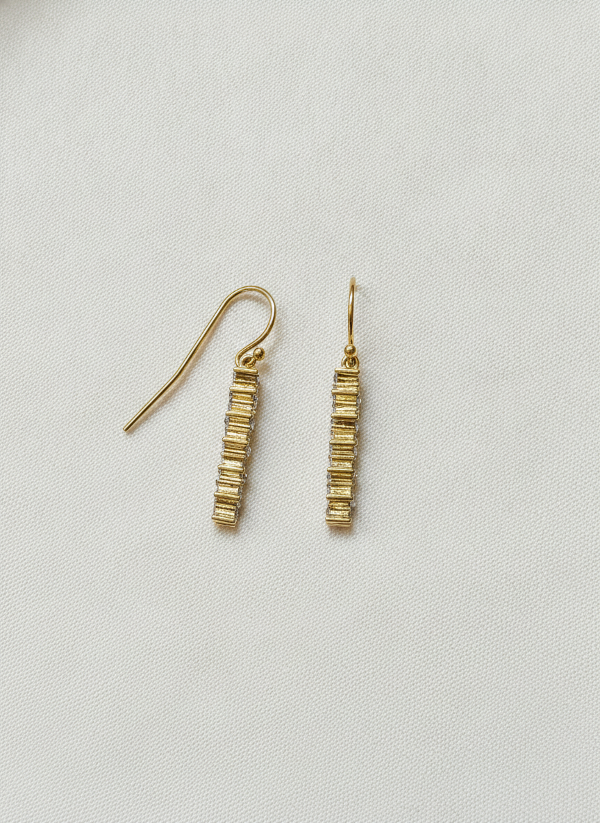 Elegant Gold Dangling Earrings