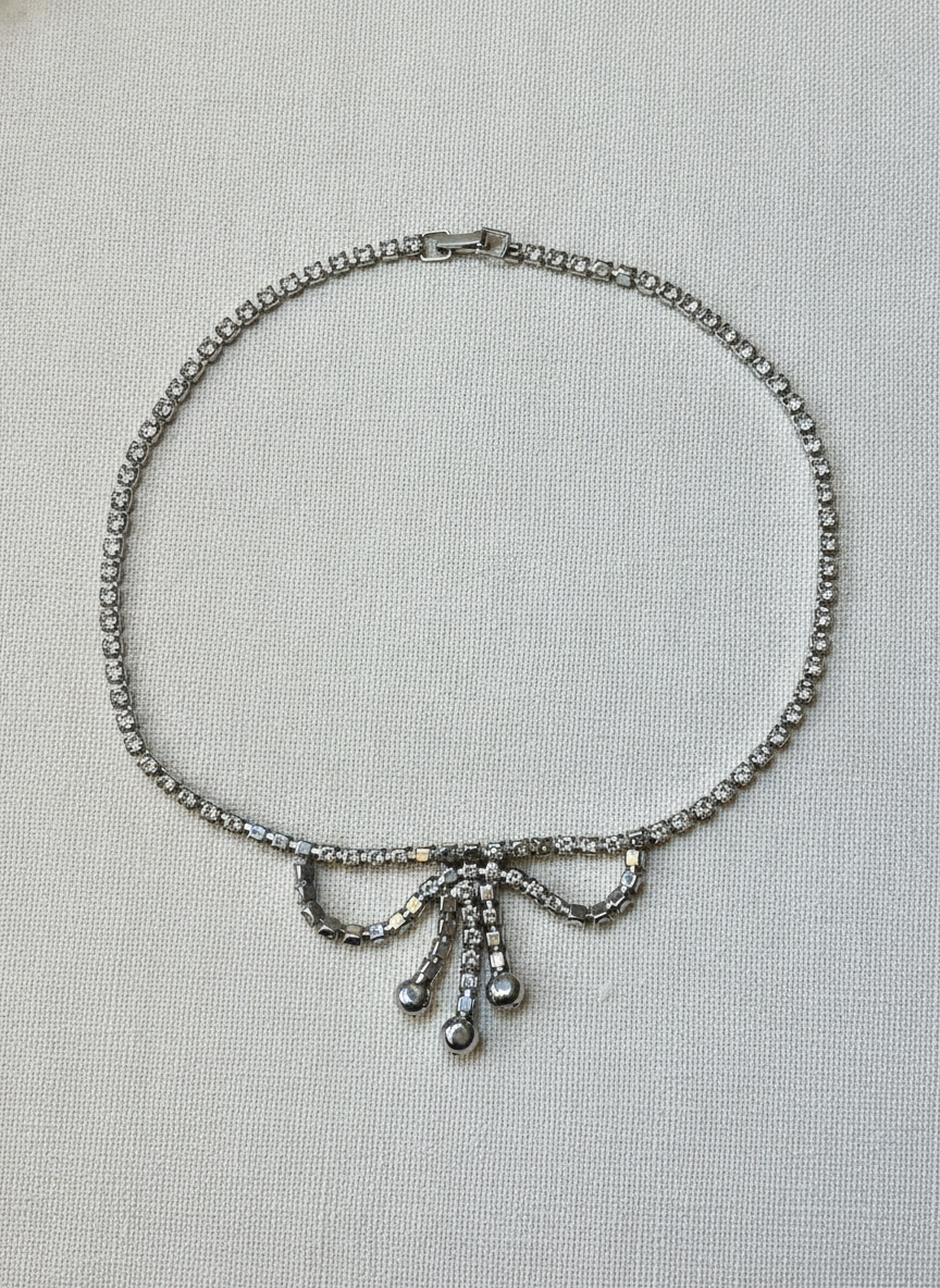 Elegant Rhinestone Bow Necklace