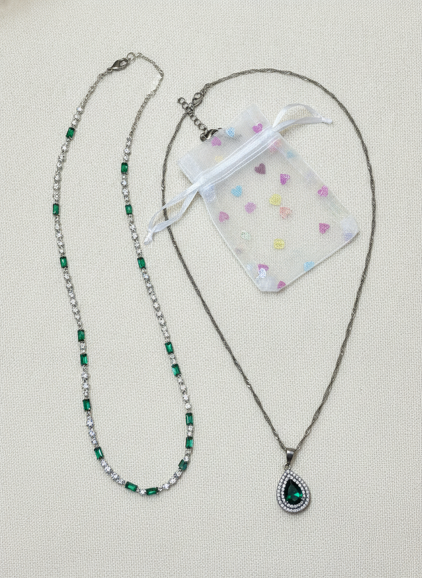 Heart Embellished Necklace Set