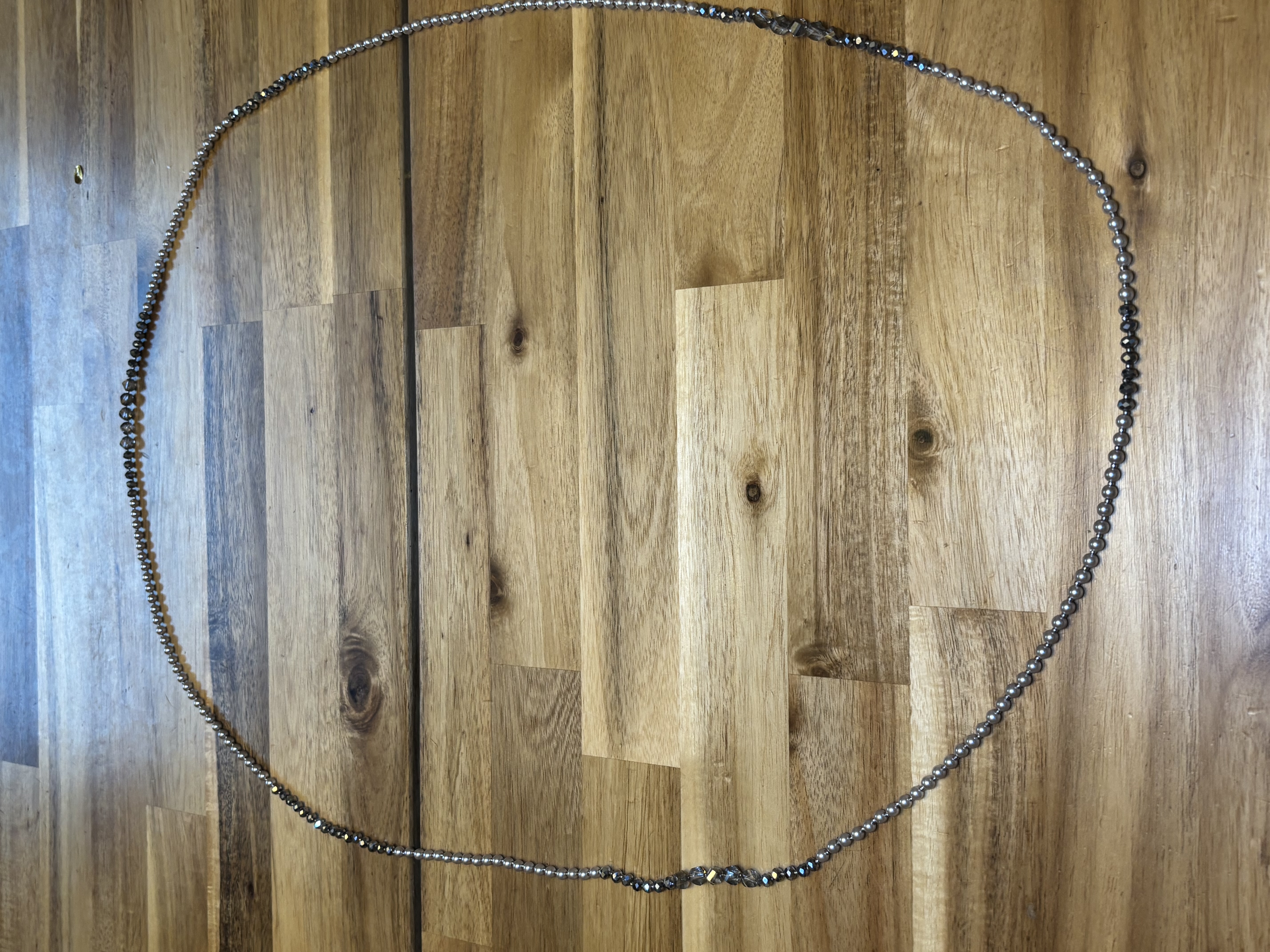 Cris Dorados Elegant Beaded Necklace