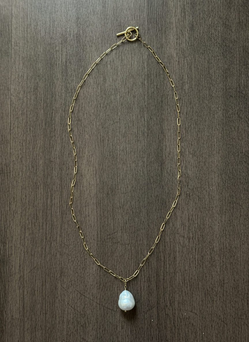 El Market Pearl Pendant Necklace - Styled Flat-Lay