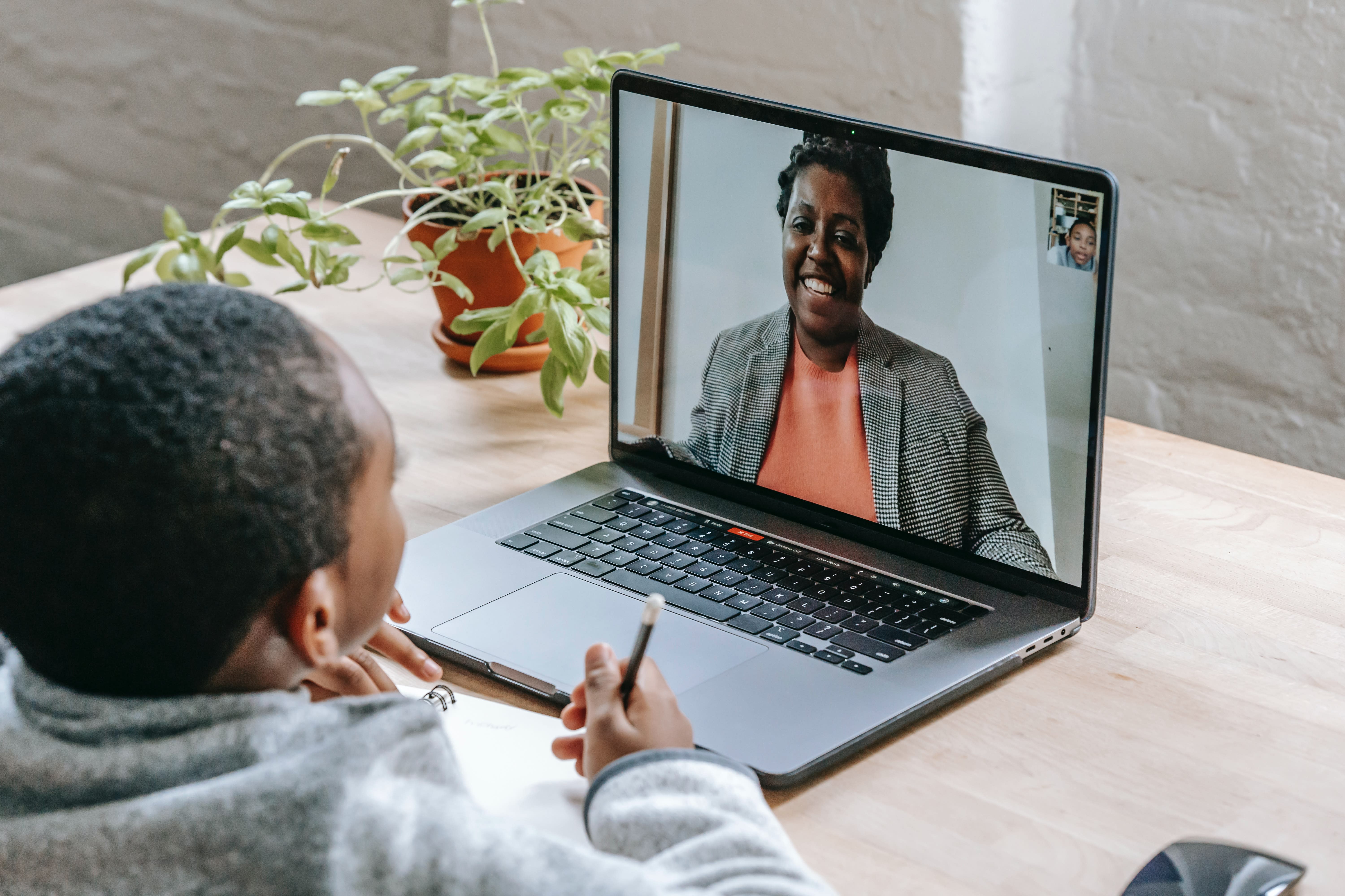 Online Tutoring as a Side Hustle: A Comprehensive Guide