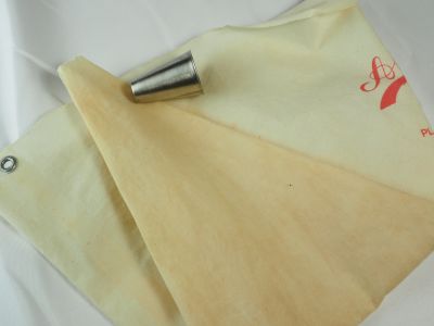 Pastry Bag with Large Tip