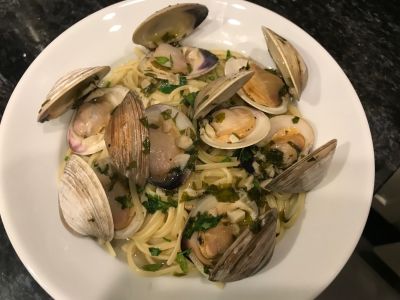 Linguine with Clam Sauce with Littleneck Clams