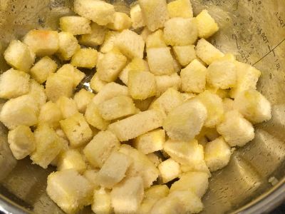 Bread Cubes with Olive Oil and Spices