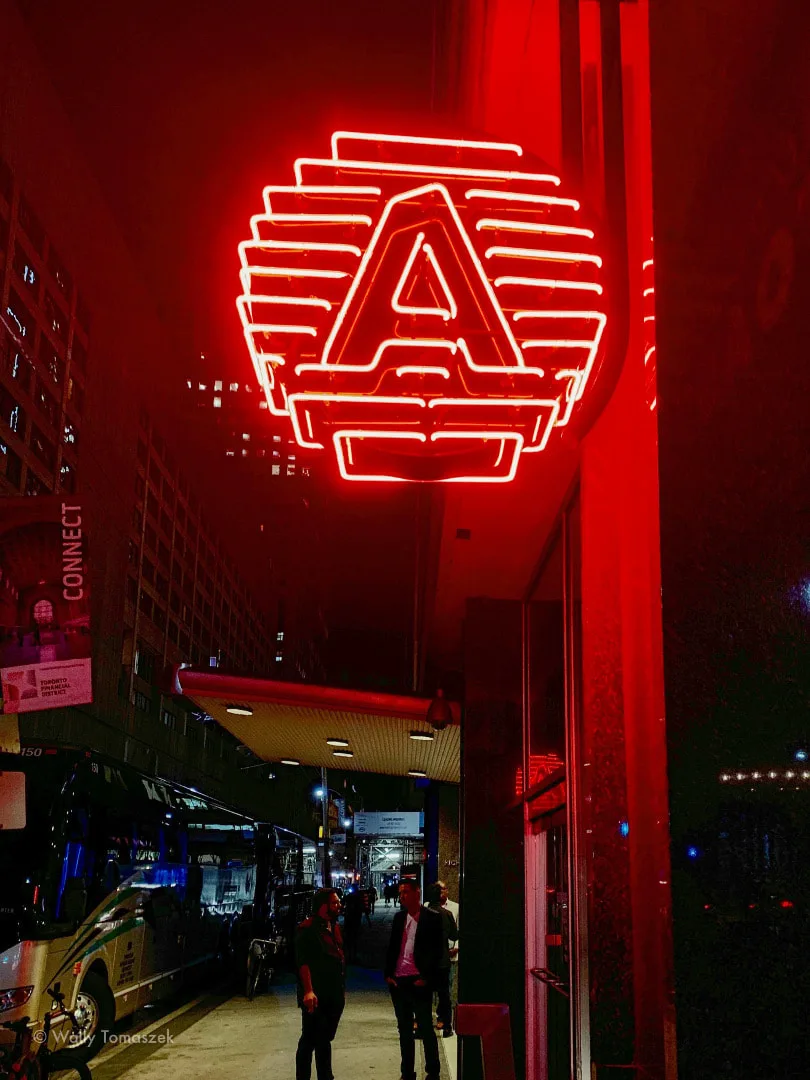 Illuminated signs Toronto | Neon Signs | LED Signs | Lightbox signs|