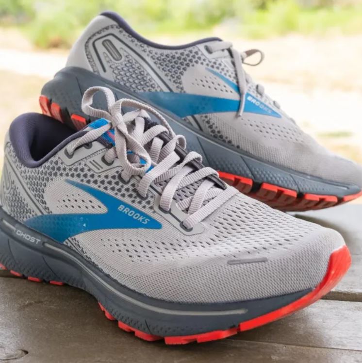 Nike vs Brooks Running Shoes: How to Choose in 2025 - 