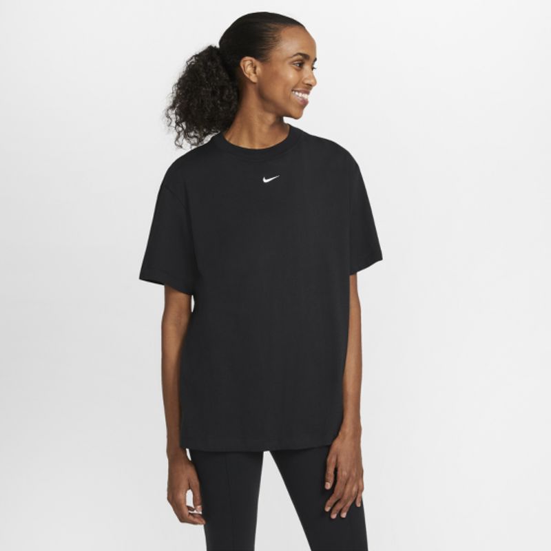 Nike Sportswear Essential Women's Oversized short-sleeve T-Shirt.