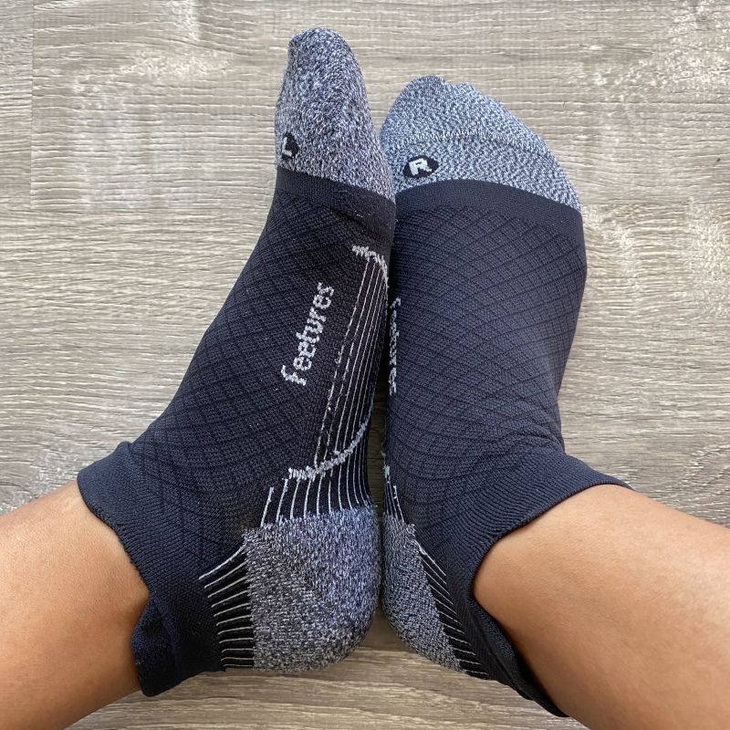 Feetures Plantar Fasciitis Relief Socks Ultra Light Quarter