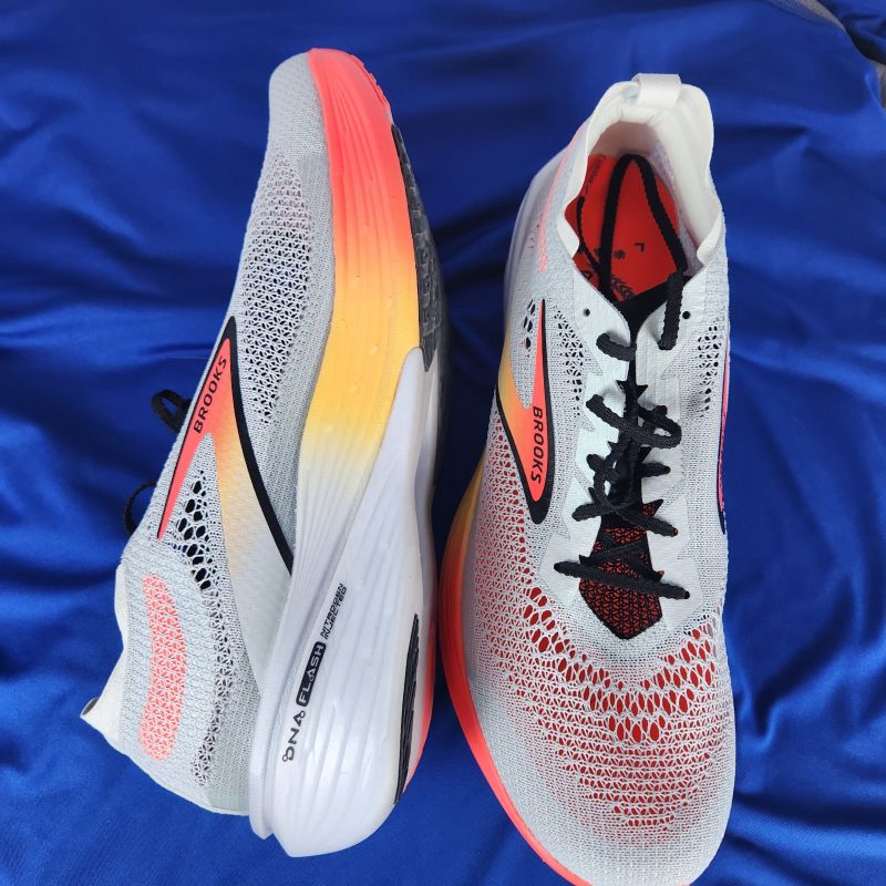 Image of Brooks Hyperion Elite 4