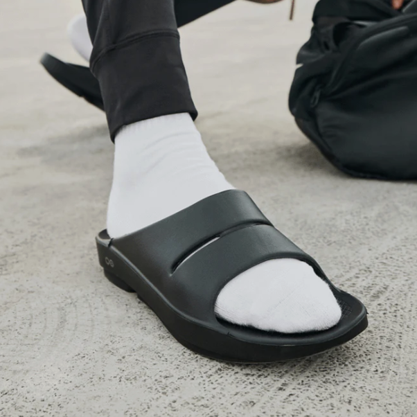 OOFOS OOahh Slide