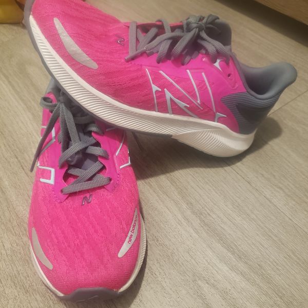 Image of New Balance Fuelcell Propel v3