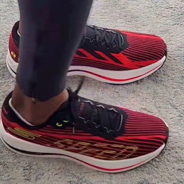 Image of Skechers GoRun Razor4