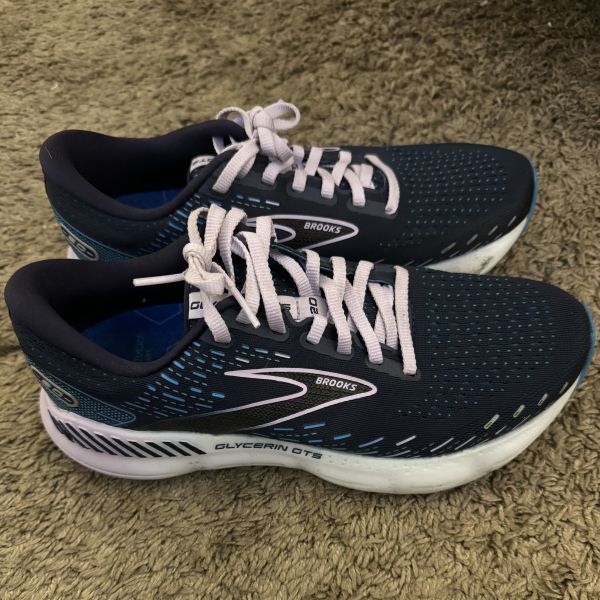 Gear Giveaway: Enter to WIN a Pair of Brooks Glycerin 20, by WeeViews