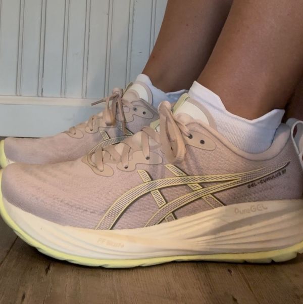 Image of ASICS Nimbus 27