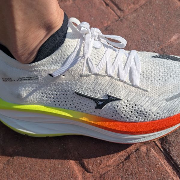 Image of Mizuno Neo Vista 3