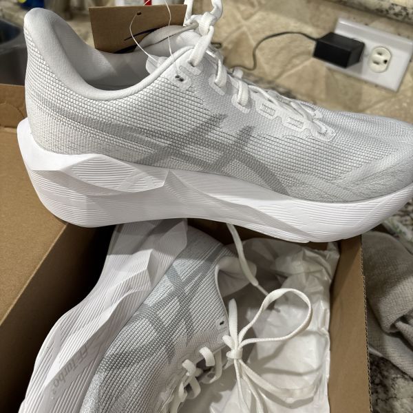 Image of ASICS NovaBlast 6