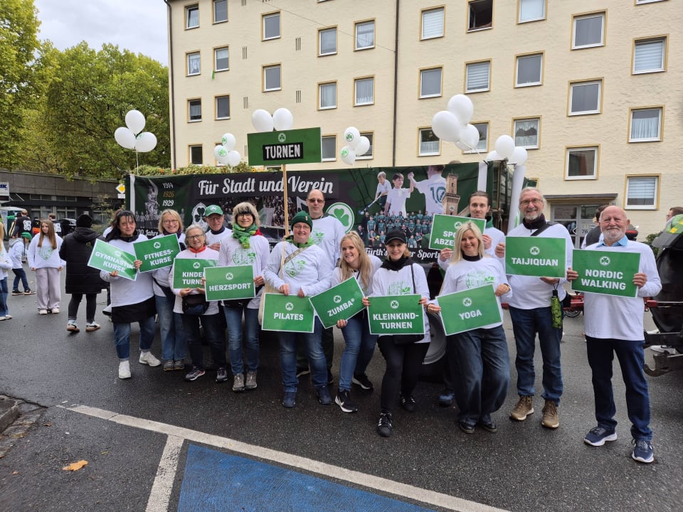 Umzug-Gruppenbild1-2026.jpg