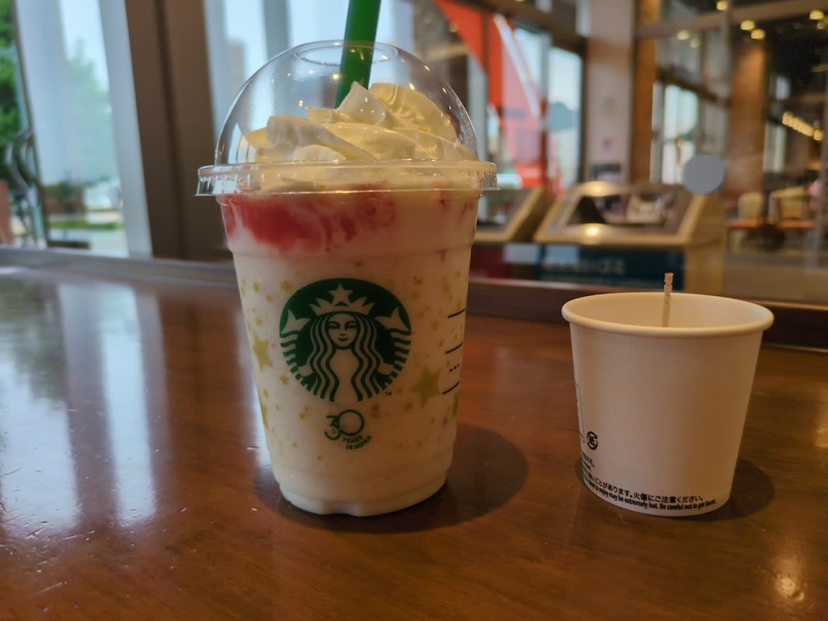 スタバ フラペチーノ ヨーグルト