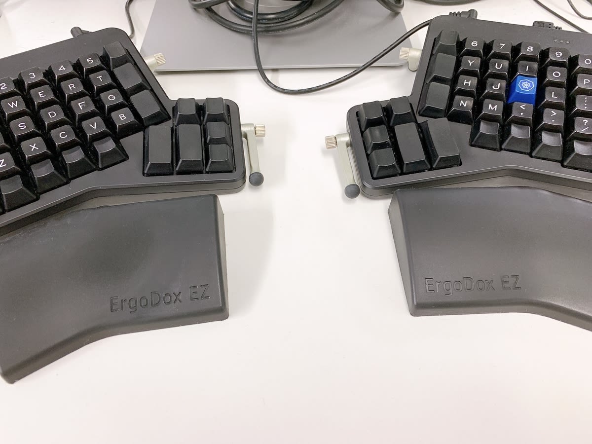 ergodox with k8s keycap (cyberAgent)