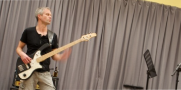 Banner image from Flashcamp - Bass player from Neuss