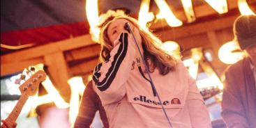 Profilbanner von Chiara - Singer-Songwriter*in aus München