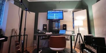 Banner image from BLND - Music producer from Berlin