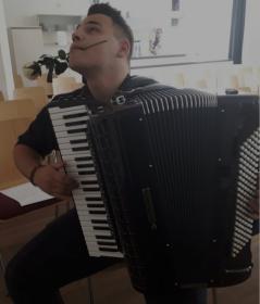Michael Ziegler - Akkordeonist*in aus Delmenhorst Galeriebild von Michael Ziegler - Akkordeonist*in aus Delmenhorst