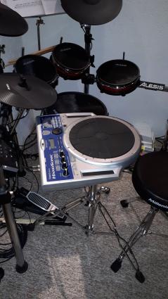 Steffen - Percussionist*in aus Zella-Mehlis Galeriebild von Steffen - Percussionist*in aus Zella-Mehlis