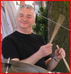 Theo - Schlagzeuger aus Frankfurt am Main Galeriebild von Theo - Schlagzeuger aus Frankfurt am Main