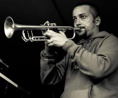 Matjö Pé - Instrumentalist aus Berlin Galeriebild von Matjö Pé - Instrumentalist aus Berlin