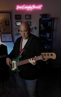 Galeriebild von YourEveryDayBassist - Bassist aus Hamburg